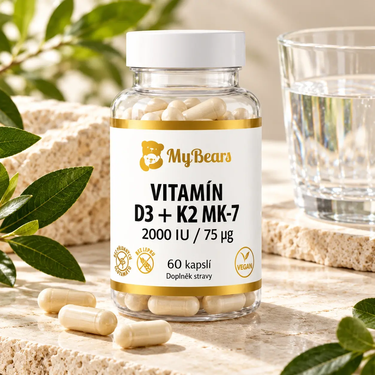 Detail kapslí MyBears Vitamín D3 + K2 MK-7 na světlém mramoru